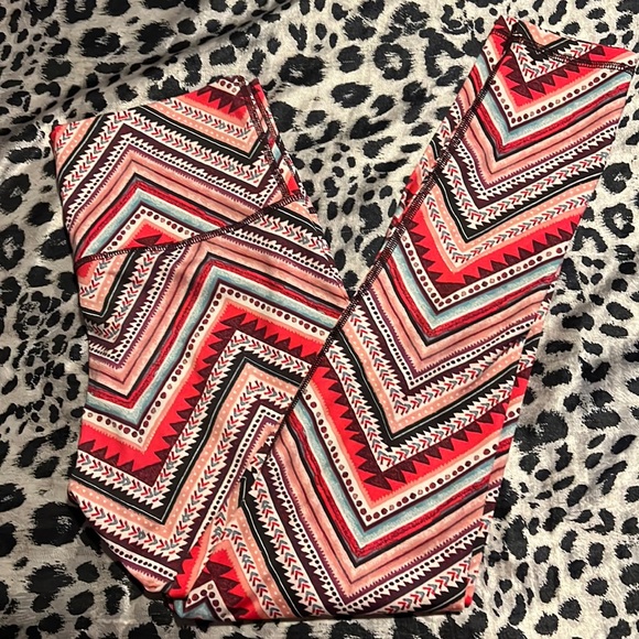 aerie Pants - 🆑FINAL PRICE‼️ Aerie medium red and blue printed leggings